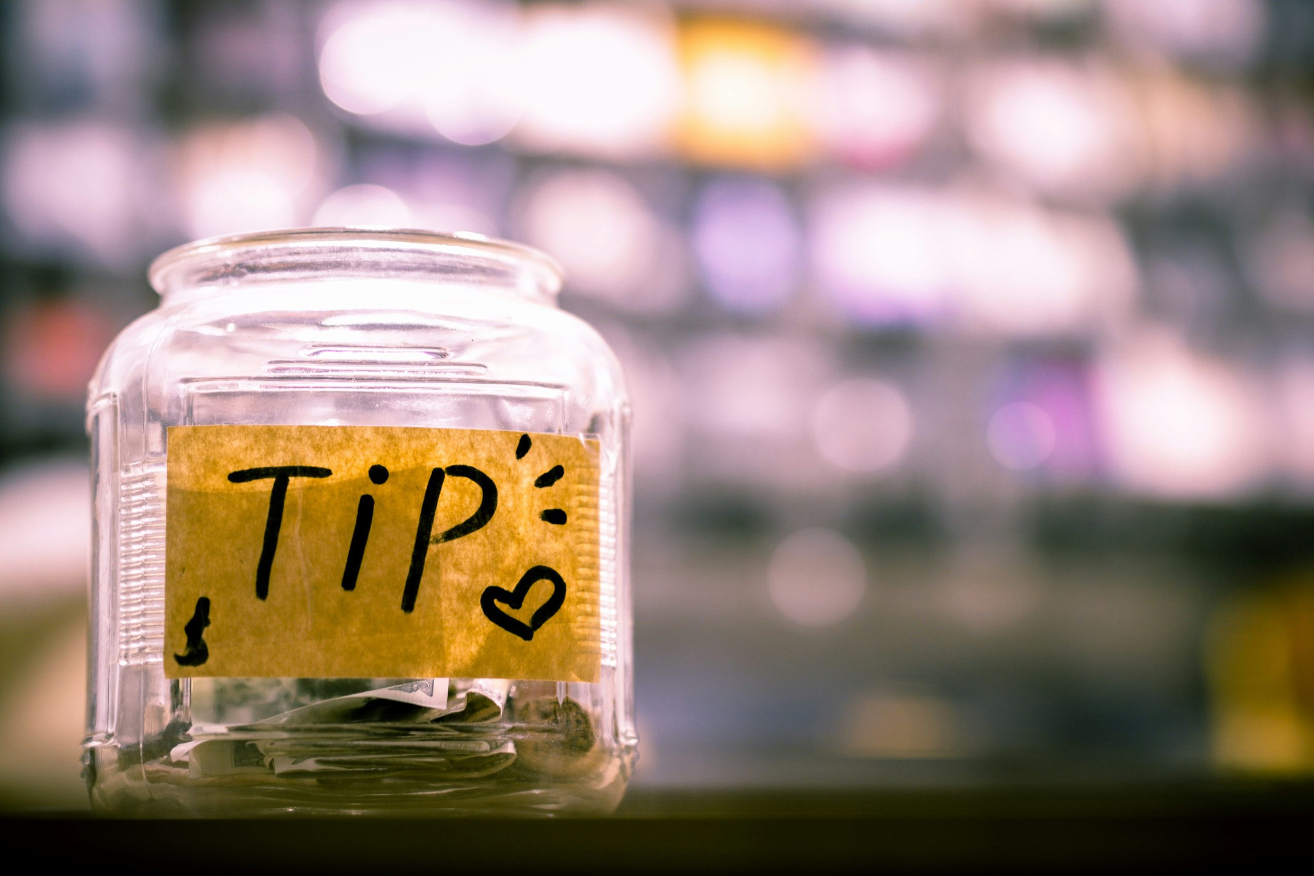 The psychology of tipping online: how small gestures change creators’ lives